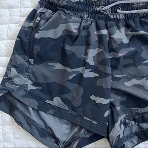 Athleta shorts camo print size 12